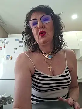 Snapshot of LaliaMia chatting on 3, 5, 2026 LaliaMia online show from 3, 5, 2026