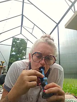 Snapshot of Blondejenn chatting on 5, 6, 2026 Blondejenn online show from 5, 6, 2026