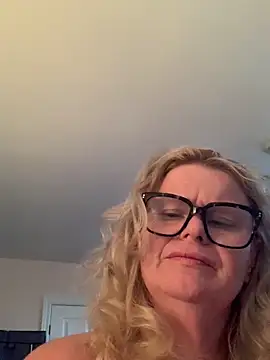 Love Lee xo online show from 12, 5, 2026