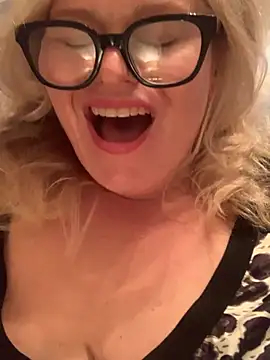 Love Lee xo online show from 4, 7, 2026