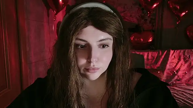 Snapshot of ArtLuna chatting on 5, 4, 2026 ArtLuna online show from 5, 4, 2026