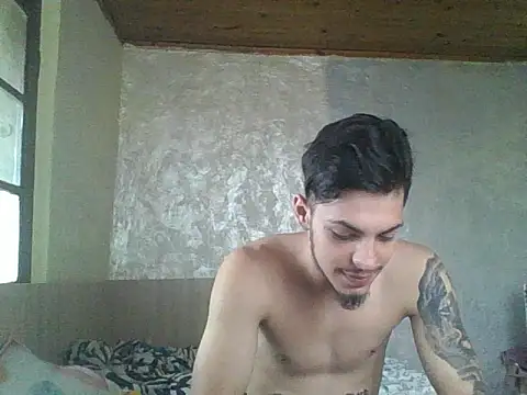 Snapshot of robertmrn112 chatting on 17, 5, 2026 robertmrn112 online show from 17, 5, 2026