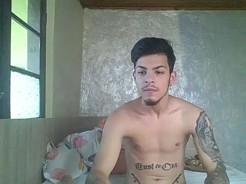Snapshot of robertmrn112 chatting on 30, 5, 2026 robertmrn112 online show from 30, 5, 2026