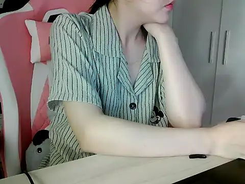 Snapshot of lucienguyen chatting on 9, 5, 2026 lucienguyen online show from 9, 5, 2026