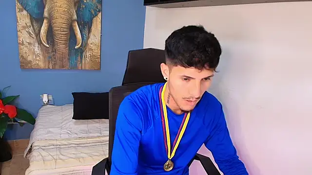 ALEXXXTREM69 online show from 18, 4, 2026
