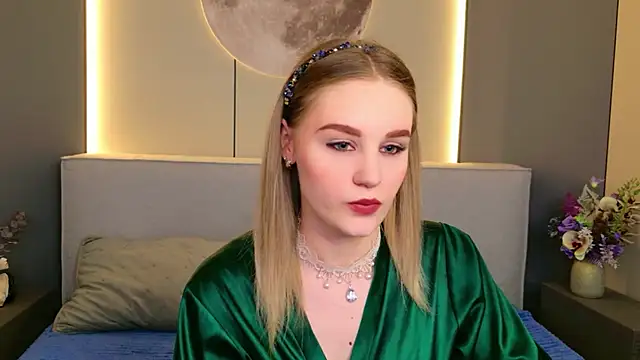 Snapshot of Molly_Voses chatting on 23, 6, 2026 Molly Voses online show from 23, 6, 2026
