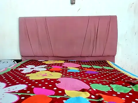 Junior bebe online show from 9, 4, 2026