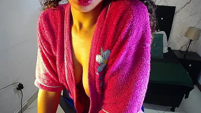 hasley cute online show from 16, 4, 2026