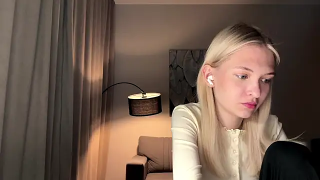EvelineMolima online show from 1, 5, 2026