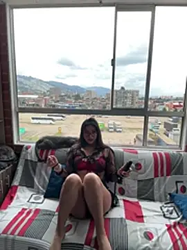 Pocajontas25 online show from 13, 4, 2026