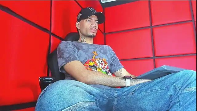 Snapshot of Daniel_huge22 chatting on 17, 6, 2026 Daniel huge22 online show from 17, 6, 2026
