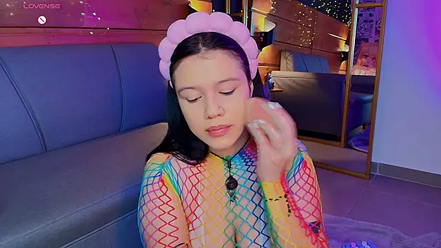 Snapshot of aria_bloomer chatting on 8, 4, 2026 aria bloomer online show from 8, 4, 2026