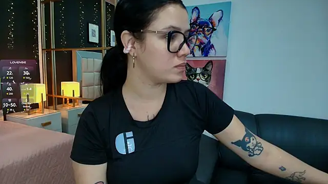 Snapshot of aria_bloomer chatting on 20, 5, 2026 aria bloomer online show from 20, 5, 2026