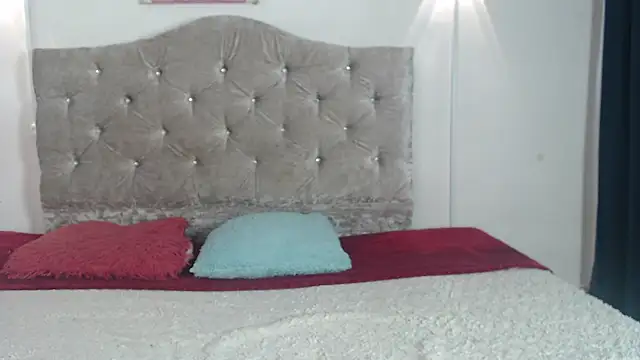 lunakisscs online show from 7, 4, 2026