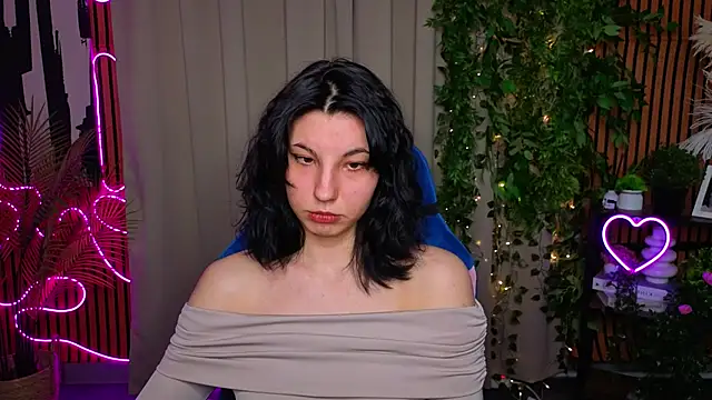 Snapshot of SharonBrowns chatting on 15, 4, 2026 SharonBrowns online show from 15, 4, 2026