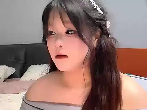 Snapshot of MiaDaily chatting on 8, 4, 2026 MiaDaily online show from 8, 4, 2026