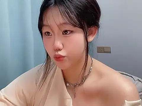 Lilababy00 online show from 11, 4, 2026