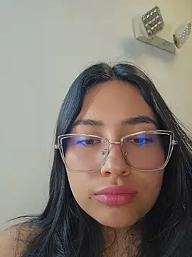 Snapshot of VioletRousee chatting on 22, 6, 2026 VioletRousee online show from 22, 6, 2026