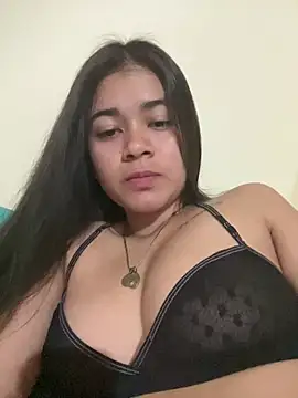Snapshot of Kloe_zaf chatting on 19, 5, 2026 Kloe zaf online show from 19, 5, 2026