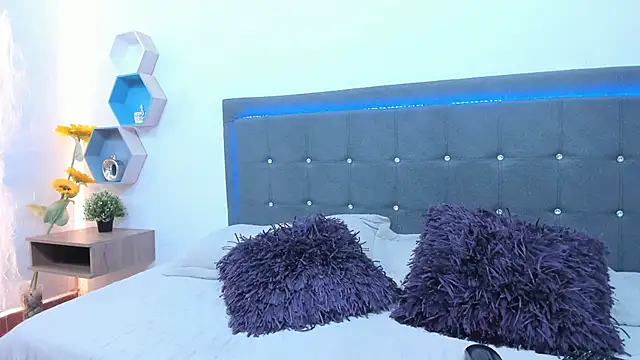 Snapshot of NatashaDiamond chatting on 2, 5, 2026 NatashaDiamond online show from 2, 5, 2026