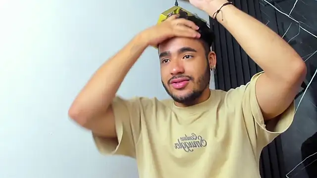 Snapshot of tyagofdef chatting on 7, 4, 2026 tyagofdef online show from 7, 4, 2026