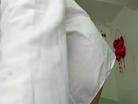 Snapshot of Carolinaa-03 chatting on 9, 4, 2026 Carolinaa-03 online show from 9, 4, 2026