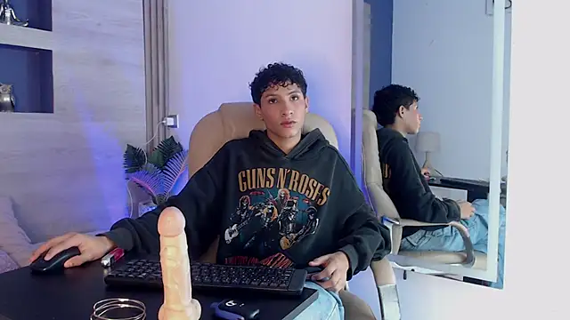 Velvet An online show from 25, 4, 2026