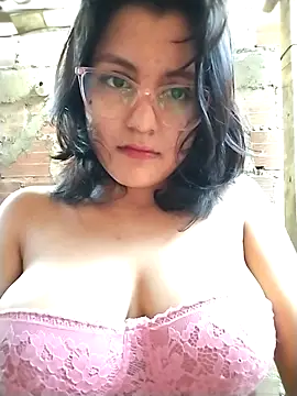 Snapshot of sienna_elara chatting on 23, 4, 2026 sienna elara online show from 23, 4, 2026