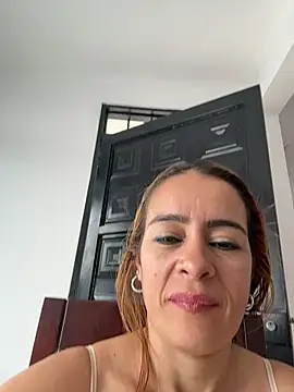 Natigoonzalez online show from 7, 5, 2026