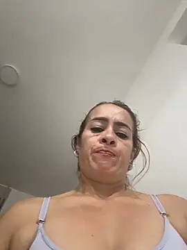 Natigoonzalez online show from 17, 5, 2026