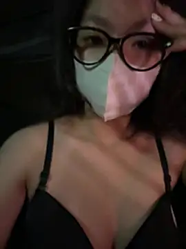 Tieu Vy online show from 12, 4, 2026