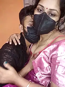 Snapshot of hornycouple096 chatting on 28, 4, 2026 hornycouple096 online show from 28, 4, 2026