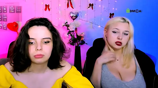 mia mooon  online show from 12, 5, 2026