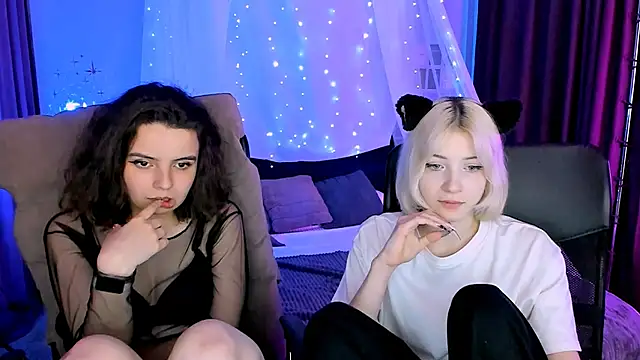 mia mooon  online show from 19, 5, 2026