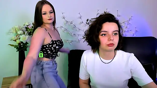 mia mooon  online show from 21, 6, 2026