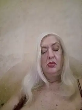 Snapshot of Julia20X chatting on 4, 7, 2026 Julia20X online show from 4, 7, 2026