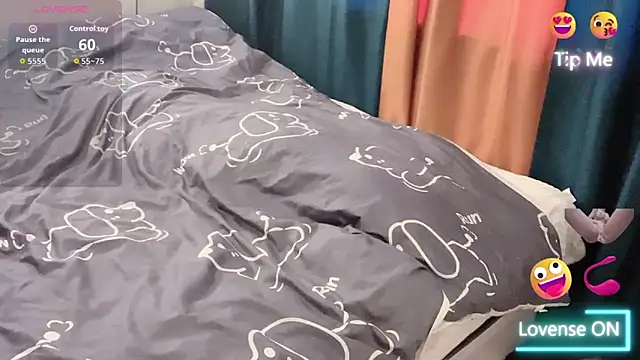 Snapshot of zhnly chatting on 12, 4, 2026 zhnly online show from 12, 4, 2026