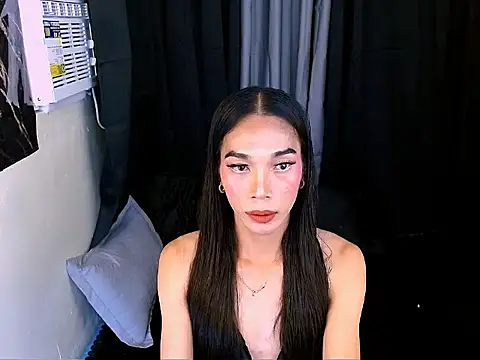 XoTrisha online show from 17, 4, 2026