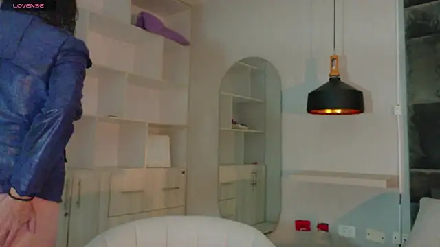 Adrianaa gold online show from 17, 6, 2026