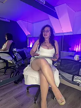 Jenifer cruz online show from 13, 5, 2026
