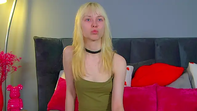 HannahHollis online show from 13, 5, 2026