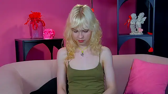HannahHollis online show from 14, 5, 2026