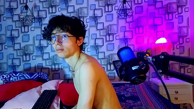 Twink Sebas7 online show from 25, 4, 2026
