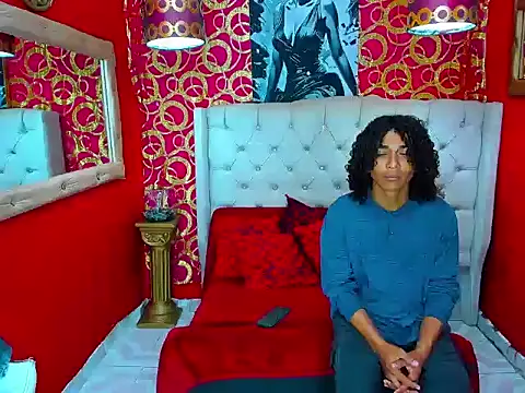 Snapshot of straightpein chatting on 13, 4, 2026 straightpein online show from 13, 4, 2026