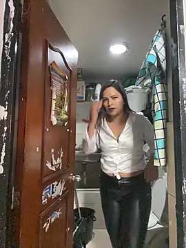 MIA ROSSEEE online show from 1, 6, 2026