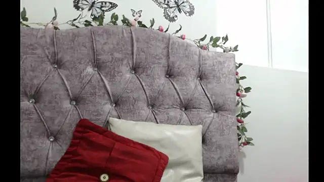 eimy rosse25 online show from 13, 5, 2026