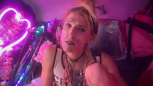 TgirlBrat online show from 26, 5, 2026