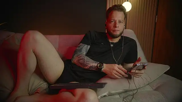 Snapshot of Axxel_Foxx chatting on 9, 4, 2026 Axxel Foxx online show from 9, 4, 2026