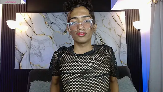 triiangel latinboy online show from 24, 4, 2026