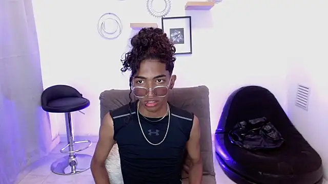 triiangel latinboy online show from 16, 5, 2026